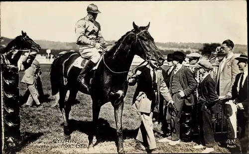 Ak Pferderennsport, Yvain monté par MacGee, Rennpferd mit Jockey