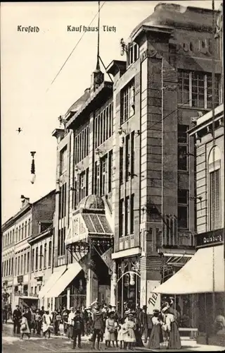 Ak Krefeld am Niederrhein, Kaufhaus Tietz, Straßenansicht, Passanten