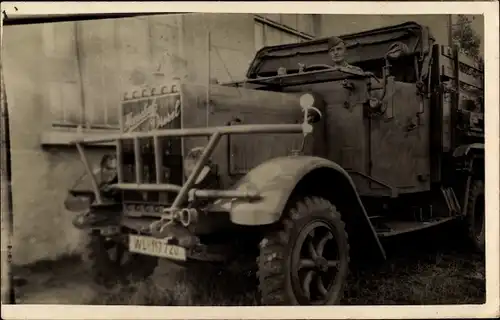 Foto Ak Nutzfahrzeug, Transport, Autokennzeichen WL 117 720