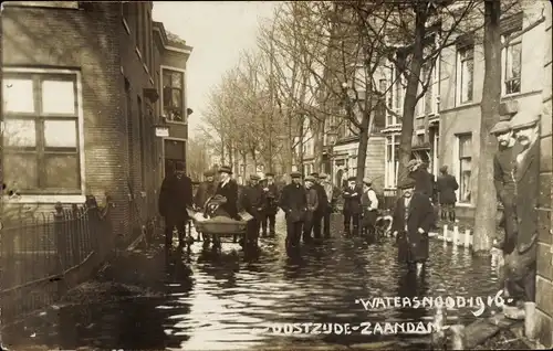 Foto Ak Zaandam Zaanstad Nordholland, Watersnood 1916, Oostzijde