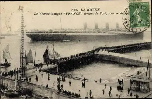 Ak Le Havre Seine Maritime, Le Transatlantique France sorlant du Port, Hafen
