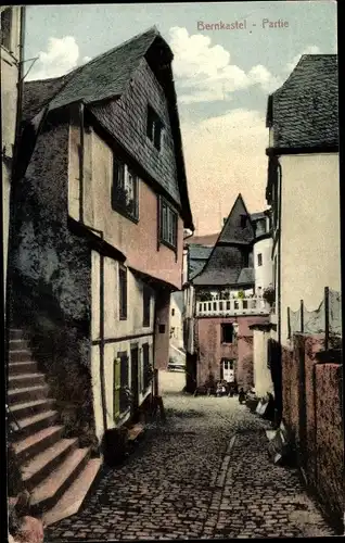 Ak Bernkastel Kues an der Mosel, Straßenpartie