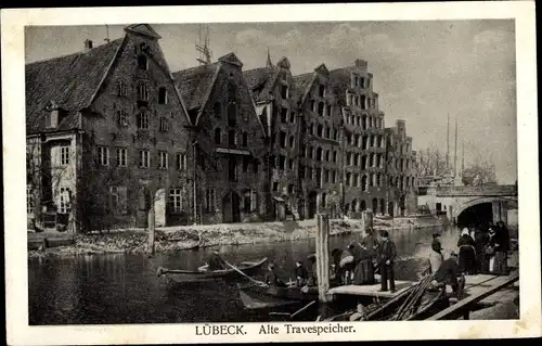 Ak Lübeck in Schleswig Holstein, Alte Travespeicher, Brücke