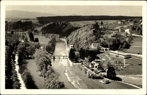 Ak Hranice na Morave Mährisch Weisskirchen Reg. Olmütz, Flusspartie, Teilansicht vom Ort