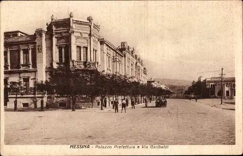 Ak Messina Sicilia Sizilien, Palazzo Prefettura e Via Garibaldi