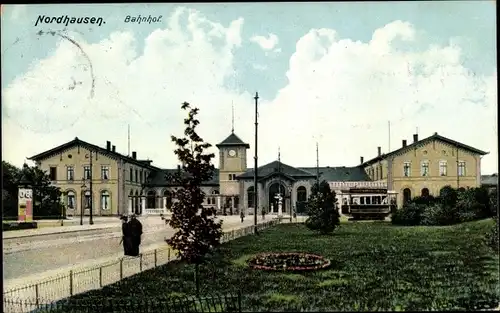 Ak Nordhausen Harz, Bahnhof, Straßenseite, Zieher