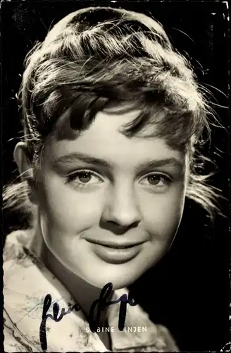 Ak Schauspielerin Sabine Sinjen, Portrait