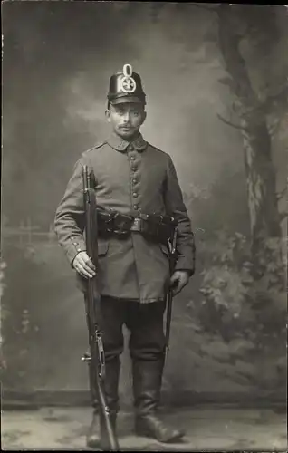Foto Ak Deutscher Soldat in Uniform, Jäger, Gewehr, Görlitz