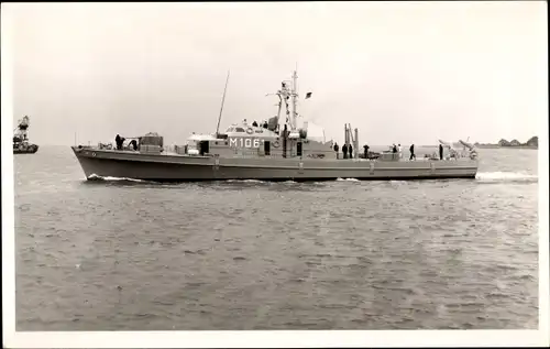 Foto Ak Deutsches Kriegsschiff, M1061, Stier, Minensuchboot, Bundesmarine, Foto Drüppel