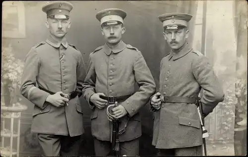 Foto Ak Deutsche Soldaten in Uniformen, Landwehr, I WK