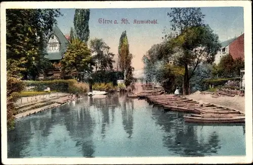Ak Kleve am Niederrhein, Liegende Boote am Kermisdahl, Ufer