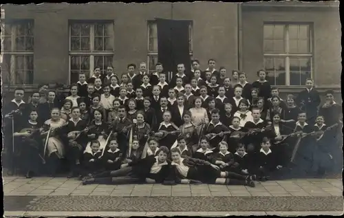 Foto Ak Chemnitz in Sachsen, Gruppenbild, Kinder, Jugendliche