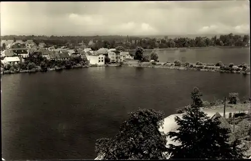 Ak Malchow in Mecklenburg, Blick über See auf den Ort