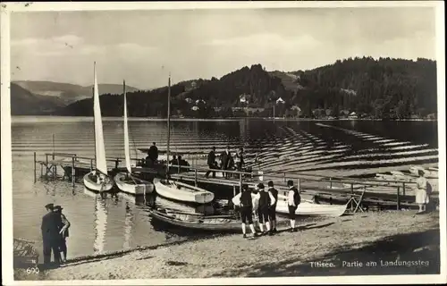 Ak Titisee Neustadt im Breisgau Hochschwarzwald, Partie am Landungssteg, Segelboote