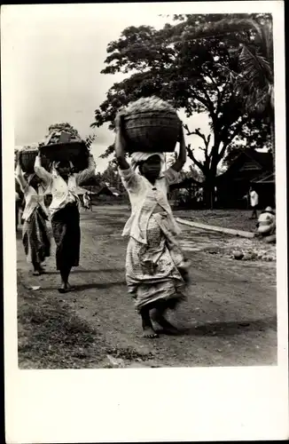 Ak Java Indonesien, Frauen tragen Korb auf dem Kopf
