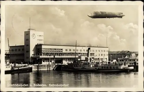 Ak Friedrichshafen Bodensee, Hafenbahnhof, Zeppelin