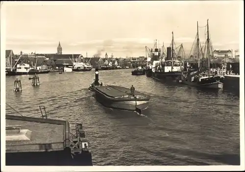 Ak Kaliningrad Königsberg Ostpreußen, Partie im Hafen mit Dampfern