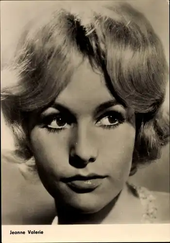 Ak Schauspielerin Jeanne Valerie, aus dem Film Julia, du bist zauberhaft, Portrait