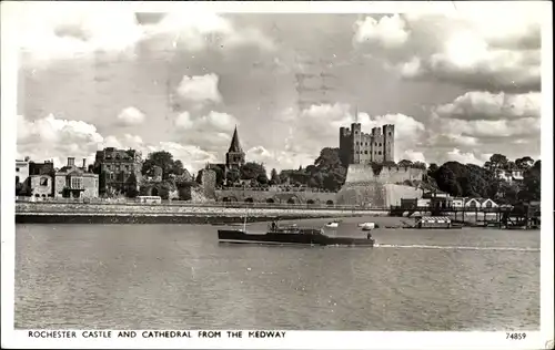 Ak Rochester South East England, Rochester Castle and Cathedral from the Medway, Schiff, Fluss