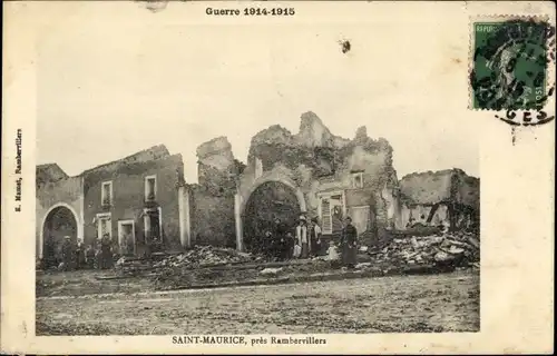 Ak Saint Maurice Val-de-Marne, Pres Rambervillers, Ruine, Trümmer, Passanten