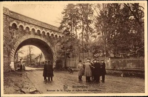 Ak Beauraing Wallonien Namur, Avenue de la Grotte et arbre des apparation