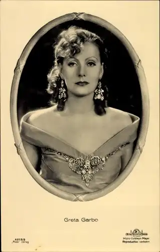 Passepartout Ak Schauspielerin Greta Garbo