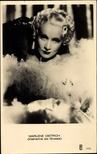 Ak Schauspielerin Marlene Dietrich, Portrait aus Katharina die Große
