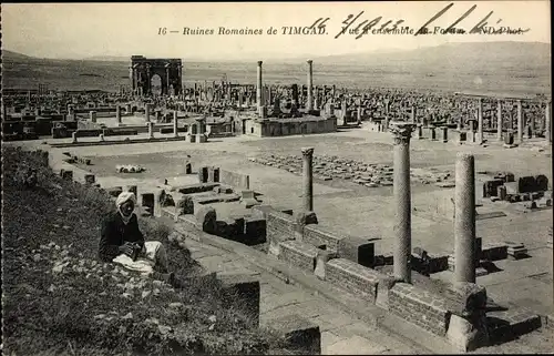 Ak Timgad Algerien, Ruines Romaines, Römische Ruinen, Forum, Säulen