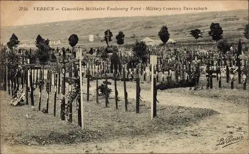 Ak Verdun Meuse, Cimetière Militaire Faubourg Pavé