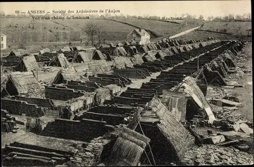 Ak Angers Maine et Loire, Vue dans champs de fendenes, Societe des Ardoisieres de l'Anjou