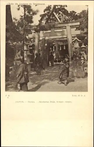 Ak Osaka Präf. Osaka Japan, Jkudama Jinja, temple shinto, locals