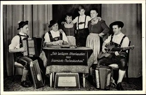 Ak Garmisch Partenkirchen in Oberbayern, Die lustigen Oberlandler, Ziehharmonika, Gitarre, Zither