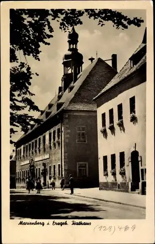 Ak Marienberg im Erzgebirge Sachsen, Straßenpartie mit Blick auf Rathaus