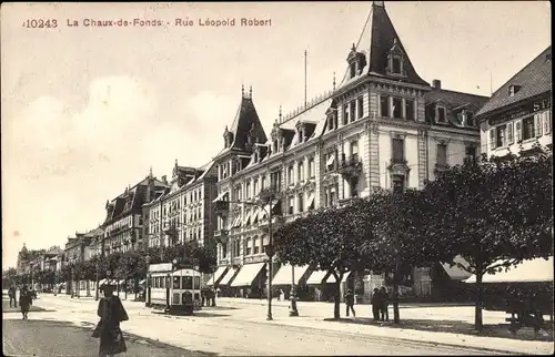 Ak La Chaux de Fonds Kt. Neuenburg Schweiz, Rue Leopold Robert, Straßenbahn