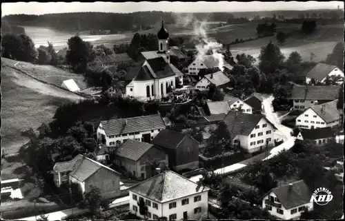 Ak Issing Vilgertshofen in Oberbayern, Luftbild vom Ort, Kirche