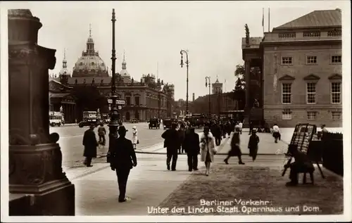 Ak Berlin Mitte, Berliner Verkehr, Unter den Linden, Opernhaus, Dom