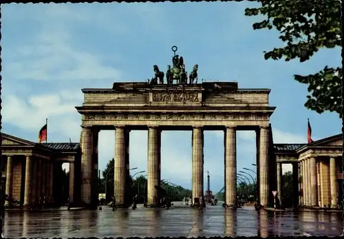 Ak Berlin Mitte, Blick durch das Brandenburger Tor