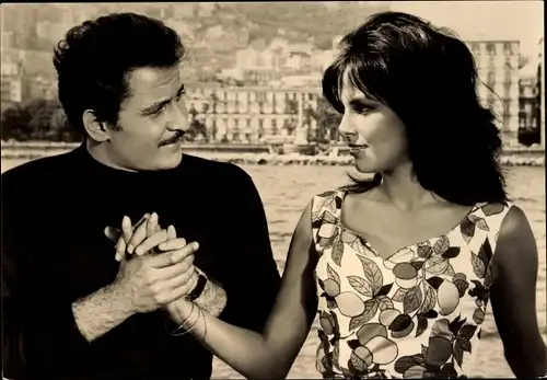 Ak Schauspieler Antonella Lualdi und Domenico Modugno, Rendezvous in Ischia, Portrait