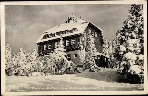 Ak Oberwiesenthal im Erzgebirge, Jugendherberge Rosa Luxemburg im Winter