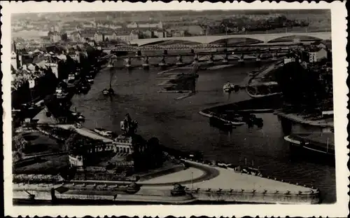 Ak Koblenz am Rhein, Stadt mt Brücke, Denkmal, Luftbild