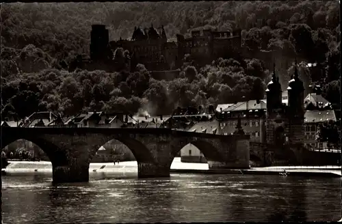 Ak Heidelberg am Neckar, Morgensonne über Brücke und Schloss