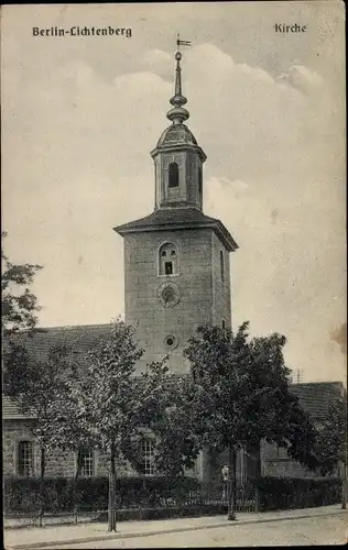 Ak Berlin Lichtenberg, Partie an der Kirche