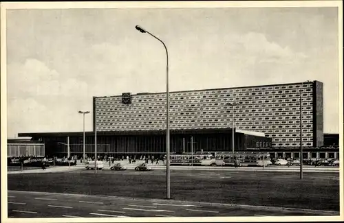 Ak Braunschweig in Niedersachsen, Blick auf den Hauptbahnhof, Hauptgebäude straßenseitig