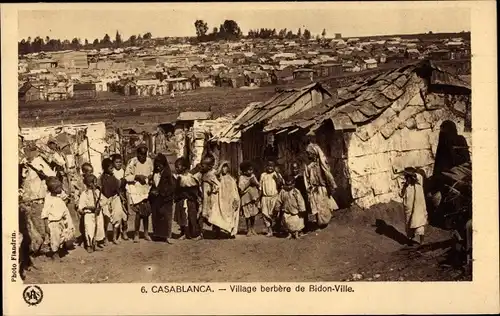 Ak Casablanca Marokko, Village berbère de Bidon Ville, Anwohner