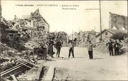 Ak Anizy le Château Aisne, Avenue de la Gare, Kriegszerstörung 1. WK