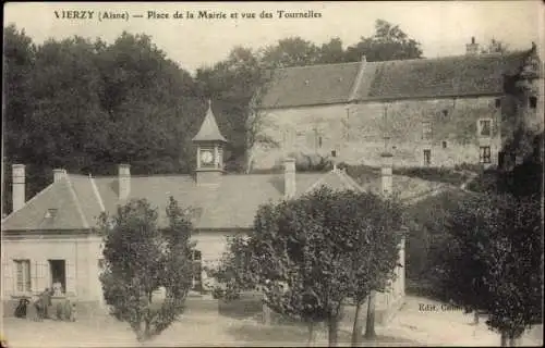 Ak Vierzy Aisne, Place de la Mairie et vue des Tournelles