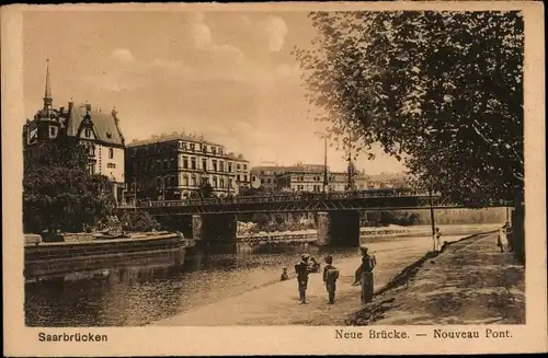 Ak Saarbrücken im Saarland, Neue Brücke, Kinder