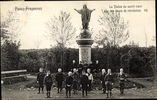 Ak Passy Froyennes Tournai Wallonien Hennegau, La Statue du sacre coeur vue des cours de recreation
