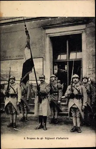 Ak Paris XVI, Drapeau du 46. Regiment d'Infanterie, Soldaten, Fahne