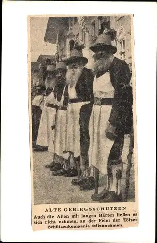 Foto Ak Bad Tölz in Oberbayern, zwei Frauen in Tracht, alte Gebirgsschützen rückseitig